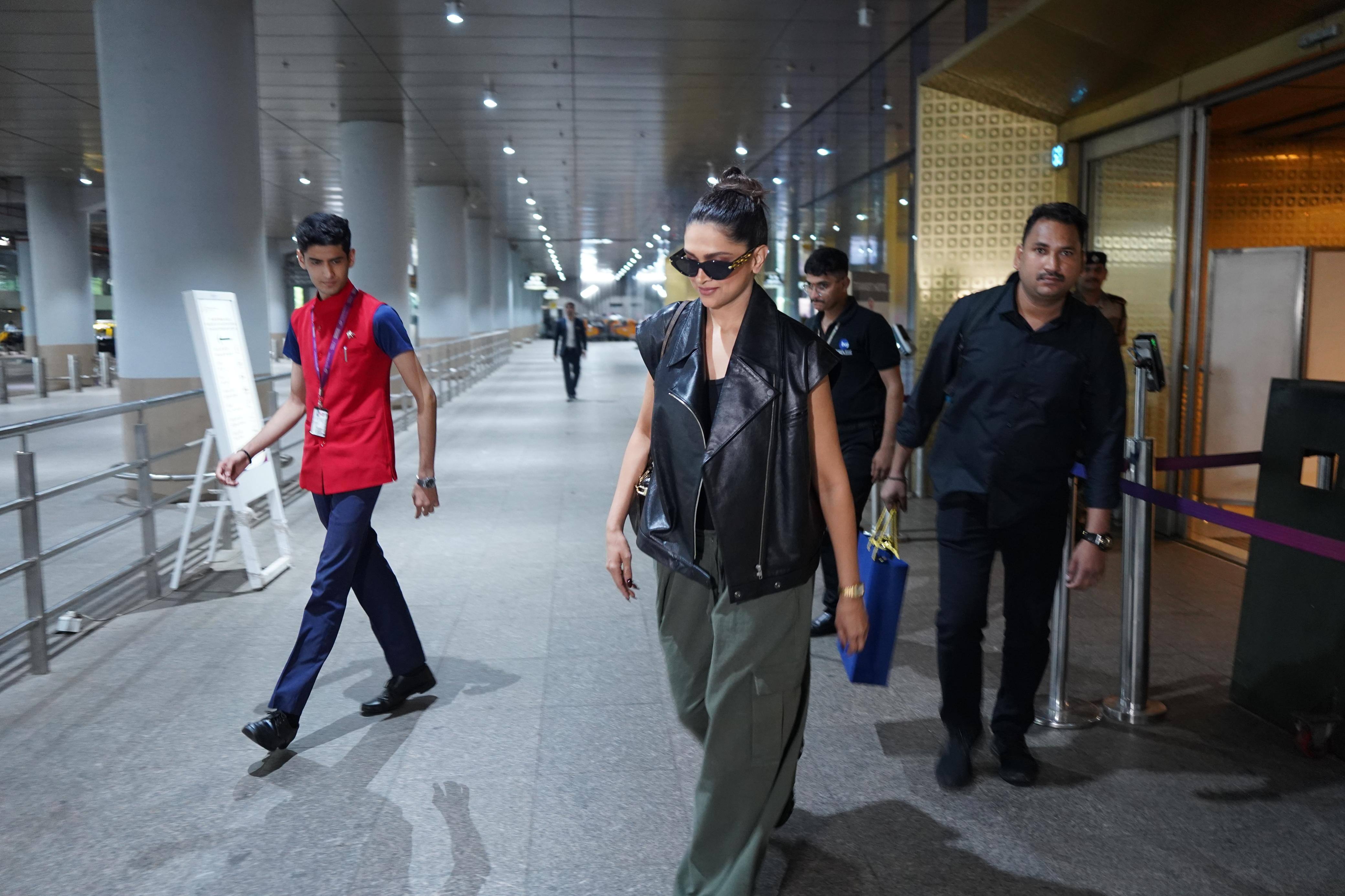 This prize is considered one of the world's largest and popular fashion awards, where new and talented designers are honored. Deepika Louis is a global brand ambassador of Witon, and she honored the winner in Paris by giving a trophy.