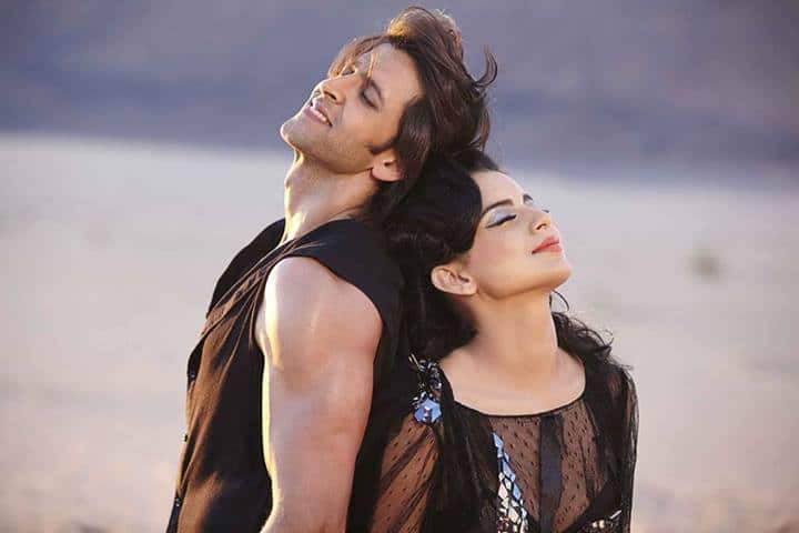 Bollywood hit superstar Hrithik Roshan and actress Kangana Ranaut worked together in their film Krish 3. During this film, there were reports in the media that there was love between the two, but Hrithik never publicly accepted this. At the same time, Kangana had called him an idiot X in some of her comments, due to which the matter became even more popular. After this controversy, both of them never worked together in a film again. This entire case made a lot of headlines between the fans and the media and after the pair on-screen, the off-screen was also very much discussed.