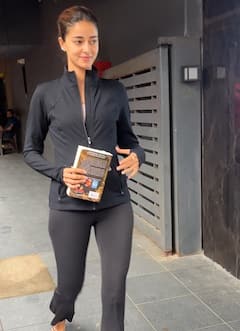 Celebs Spotted: ‘राम’ बनकर बप्पा के दर्शन करने पहुंचे रणबीर कपूर, तो बेस्टी मौनी संग डिनर डेट पर पहुंचीं दिशा पटानी