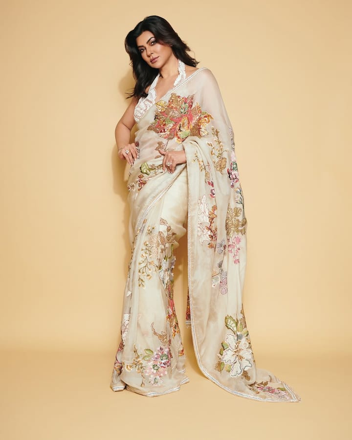 It has been many years since I am not there, but Sushmita Sen is still the same. Rather, it has become more beautiful now, even today, when Sushmita shares her photos in a saree, the fans remember it.