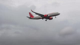 Air India: মুখে মদের গন্ধ ! বিমানবন্দরেই এয়ার ইন্ডিয়ার পাইলটকে আটকাল কর্তৃপক্ষ