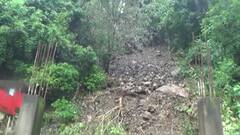 मंडी: पड्डल वार्ड में लैंडस्लाइड और पत्थरों की गड़गड़ाहट से लोगों में दहशत, निगम ने लगाई सेफ्टी फेंसिंग