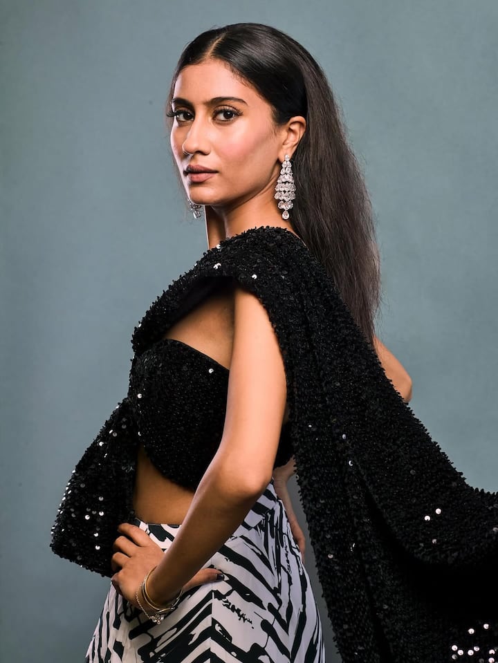Rene is currently living in Mumbai with her mother Sushmita Sen and younger sister Alisha Sen. Rene is very close to her mother Sushmita and often spends a good time with her.