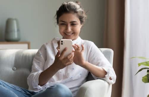 फ्यूचर प्लानिंग पर बात करें: रिश्ते का सपना तभी पूरा होता है जब दोनों उसका भविष्य देखते हैं.शादी, करियर या साथ रहने जैसी चीज़ों पर चर्चा करने से रिश्ते में गंभीरता और स्थिरता आती है.