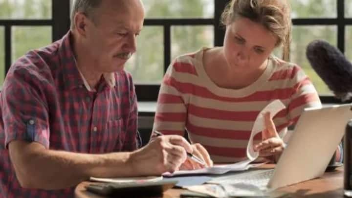 So let me tell you if the father does everything in the name of the daughter. So can the son stop it Leagley? The answer is different according to different situations. That is, what kind of property is like this depends on this matter.