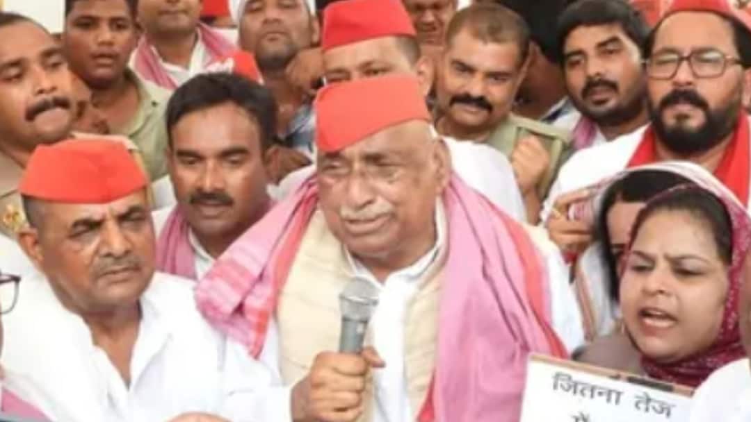 UP Siddharthnagar People Troubled Terror of thieves Mata Prasad Pandey raised questions on Police ANN यूपी में चोरों के आतंक से परेशान हैं लोग, अब सपा नेता माता प्रसाद पांडे ने पुलिस पर उठाए सवाल