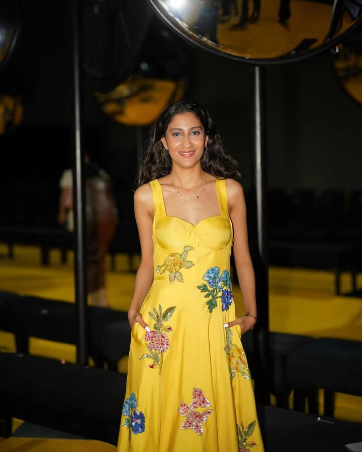 Sushmita has a deep relationship with her two daughters and always supports her. In many interviews, Sushmita has said that Rene and Alisha are her whole world and her life is incomplete without her. At the same time, Rene also considers her mother as her biggest inspiration and guide of life.