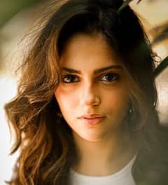 अनीत पड्डा की 10 सबसे खूबसूरत तस्वीरें: अपनी मासूमियत से दीवाना बना देती हैं 'सैयारा' एक्ट्रेस