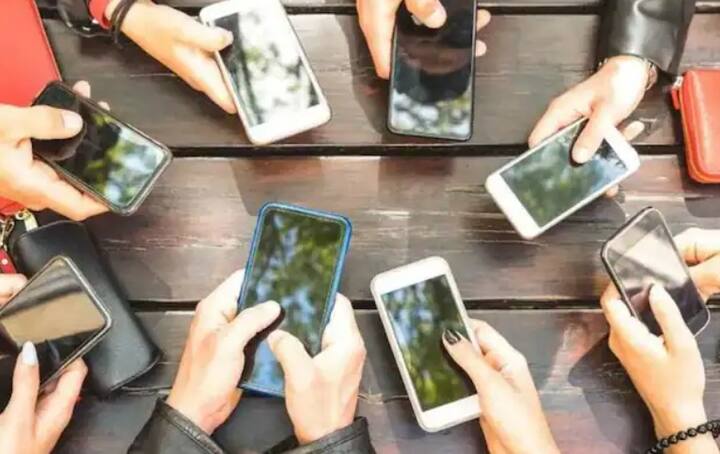 મોબાઇલ કંપનીઓ ગ્રાહકો માટે કેટલીક નિશ્ચિત સમય મર્યાદા રાખે છે. જો આ સમય મર્યાદા સુધીમાં રિચાર્જ ન કરવામાં આવે તો આઉટગોઇંગ કોલ્સ બંધ થઈ શકે છે. એટલે કે, તમે કોલ કરી શકશો નહીં પણ રિસીવ કરી શકશો.