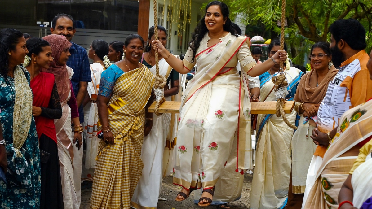Thiruvonam 2025: Kerala Celebrates With Colourful Pookalam, Onam Sadya And Festive Cheer