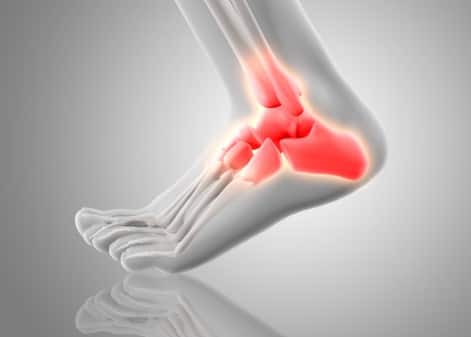 हड्डियों का फ्रैक्चर या चोट: कभी-कभी मामूली सी गिरावट या चोट से कलाई की हड्डी में फ्रैक्चर हो जाता है. यह दर्द धीरे-धीरे गंभीर रूप ले सकता है अगर समय पर एक्स-रे और जांच न कराई जाए.