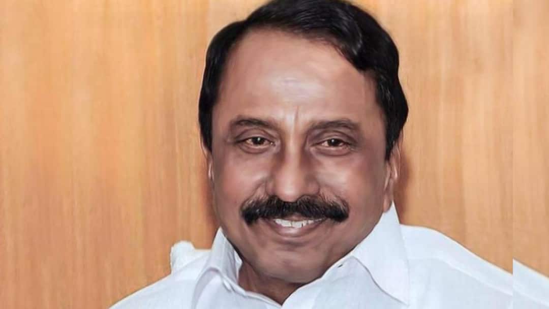 AIADMK Must Unite For 2026 Win, Says Sengottaiyan; Sets 10-Day Ultimatum For OPS, Sasikala