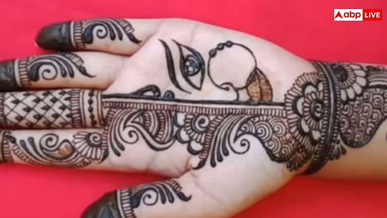 दुर्गा मेहंदी डिजाइन से हाथों को दें अलग सा लुक, हर कोई करेगा तारीफ