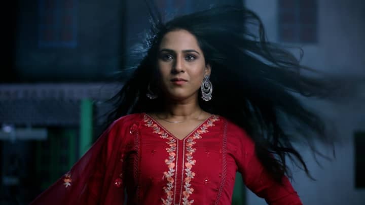 आतापर्यंत श्रीकला बाबतीत मनात अडी ठेवणारी इंद्रायणी व्यंकू महाराजांच्या सांगण्यावरून श्रीकलाशी मैत्री करते पण श्रीकलाविषयी काहीतरी कुठेतरी चुकते आहे याची सतत रुखरुख इंदूच्या मनाला लागली आहे.