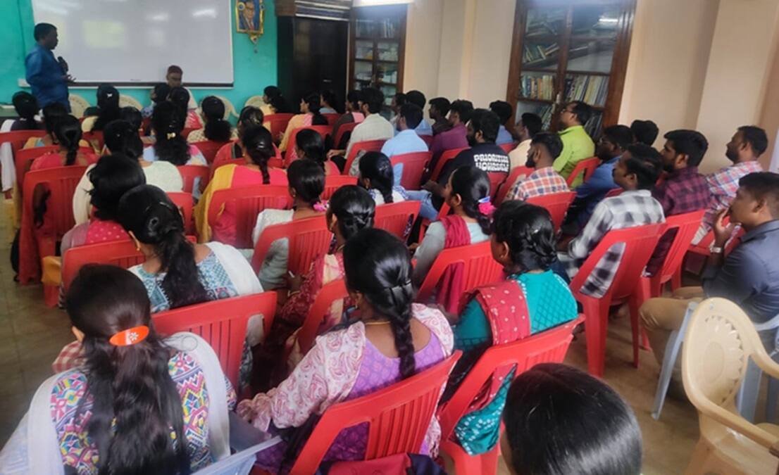 Free Coaching: TNPSC, SSC, IBPS, RRB தேர்வுகளுக்கு இலவச முழுநேர பயிற்சி வகுப்புகள்; எங்கே? பங்கேற்பது எப்படி?