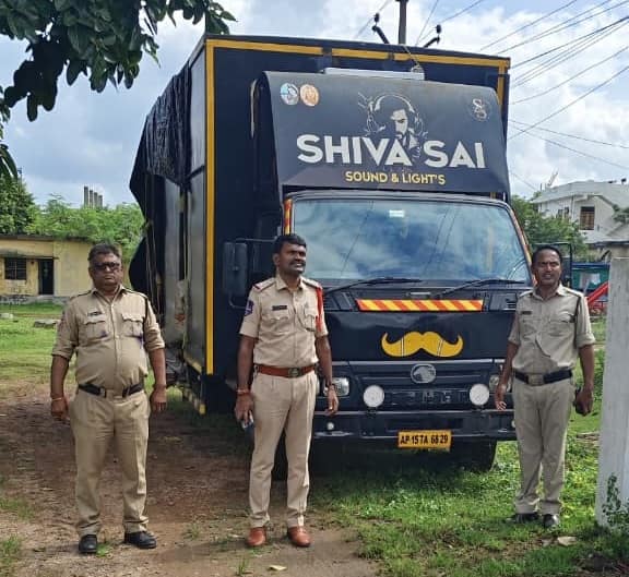 Adilabad Latest News: గణేష్ ఉత్సవాలలో మహిళలను వేధిస్తూ అడ్డంగా దొరికిన ఐదుగురు నిందితులు, కేసులు నమోదు