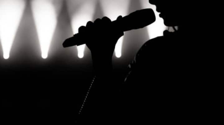 Singer Dies: ਮਸ਼ਹੂਰ ਗਾਇਕ ਜ਼ੁਬੀਨ ਗਰਗ ਦੀ ਮੌਤ ਦੇ ਮਾਮਲੇ ਵਿੱਚ ਬੁੱਧਵਾਰ ਨੂੰ ਅਸਾਮ ਪੁਲਿਸ ਦੇ ਡੀਐਸਪੀ ਸੰਦੀਪਨ ਗਰਗ ਨੂੰ  ਗ੍ਰਿਫ਼ਤਾਰ ਕੀਤਾ ਗਿਆ ਹੈ। ਸੰਦੀਪਨ ਗਾਇਕ ਦਾ ਚਚੇਰਾ ਭਰਾ ਹੈ ਅਤੇ ਹਾਦਸੇ ਸਮੇਂ ਸਿੰਗਾਪੁਰ ਵਿੱਚ ਉਸ ਦੇ ਨਾਲ ਸੀ।