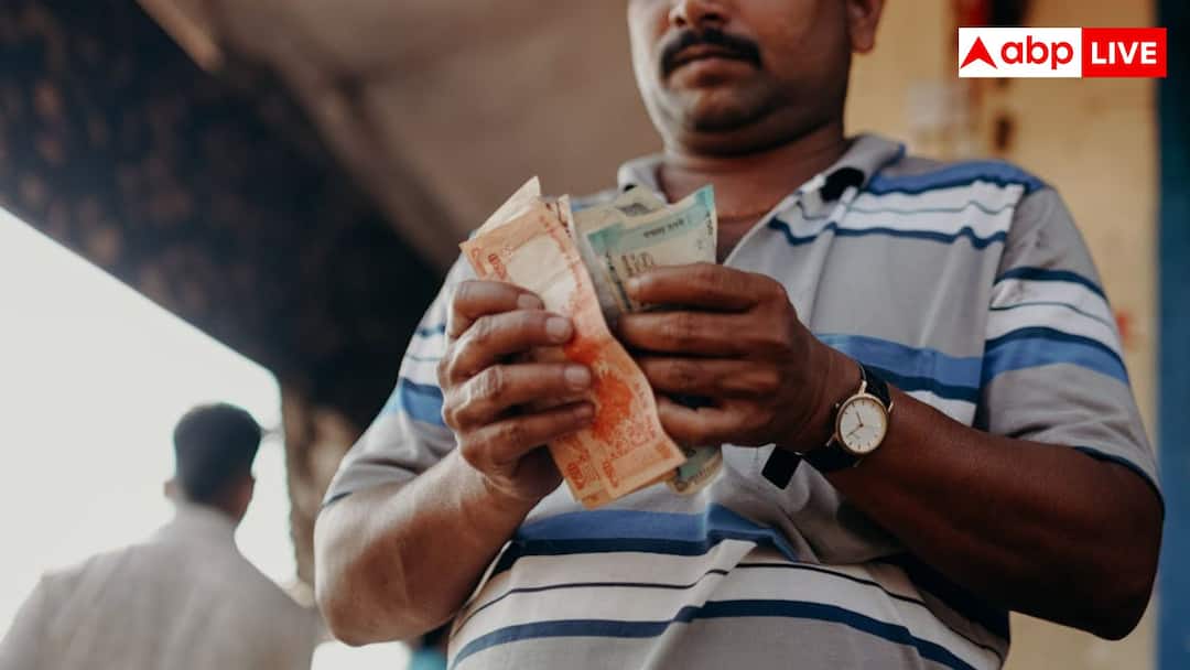 UPS में सिर्फ पेंशन नहीं, मिलते हैं इतने सारे फायदे; जानें कैसे उठा सकते हैं लाभ Unified Pension Scheme UPS benefits for central government employees rules NPS to UPS switch option 2025 UPS में सिर्फ पेंशन नहीं, मिलते हैं इतने सारे फायदे; जानें कैसे उठा सकते हैं लाभ