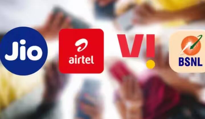 ભારતમાં ટેલિકોમ કંપનીઓ સંબંધિત નિયમો અનુસાર, જો તમે સતત 90 દિવસ રિચાર્જ નહીં કરો, તો કંપનીને તમારું સિમ કાર્ડ બંધ કરવાનો અધિકાર છે. આવા કિસ્સામાં તમારો નંબર બીજા કોઈને પણ ફાળવી શકાય છે.