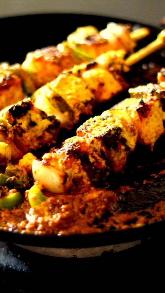 महाराष्ट्र के 10 सबसे मशहूर स्ट्रीट फूड, जो आपको जरूर ट्राई करने चाहिए