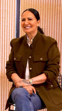 टाइगर श्रॉफ की मां की 10 तस्वीरें, फिटनेस में बेटे को भी मात देती हैं 65 साल की आयशा श्रॉफ