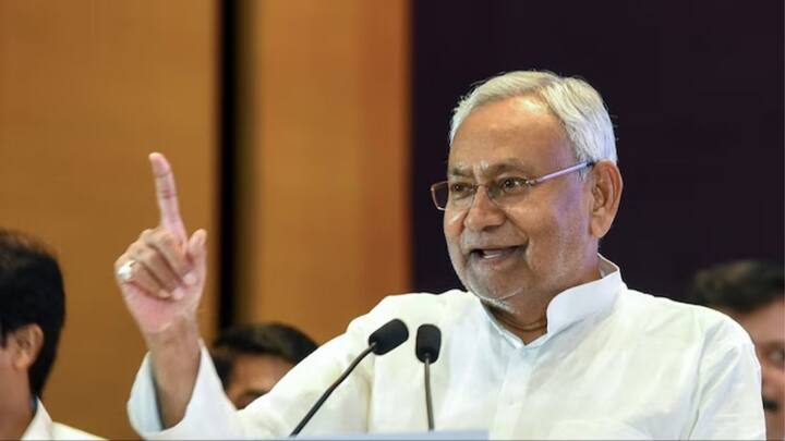 बिहार सरकार की महिला रोजगार योजना के तहत महिलाओं को शुरू में आर्थिक मदद भी दी जाती है. ताकि वे छोटे स्तर पर अपना काम आगे बढ़ा सकें. इससे वह कारोबार की शुरुआती जरूरतें पूरी कर सकती हैं. सरकार का मानना है कि अगर महिलाओं को सही दिशा और शुरुआती सहयोग मिले तो वे लंबे समय तक अपना व्यवसाय चला सकती हैं.