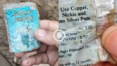 Video: 27 साल जमीन में गढ़ा रहा प्लास्टिक पाउच, शख्स ने अब निकाला तो उड़ गए होश, देखें वीडियो