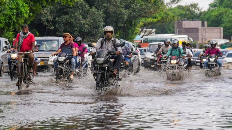 No Respite For Delhiites As IMD Forecasts Heavy Showers Amid Flood, Waterlogging Woes No Respite For Delhiites As IMD Forecasts Heavy Showers Amid Flood, Waterlogging Woes