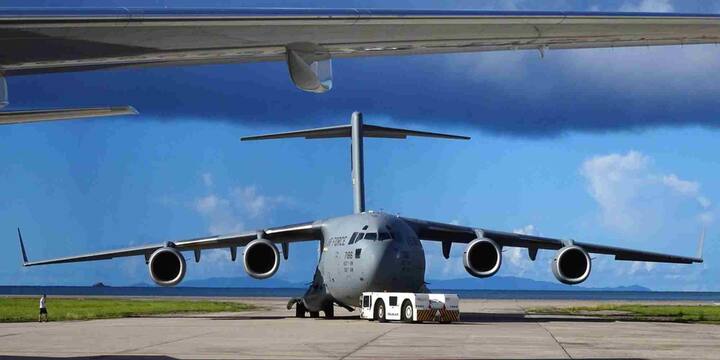 इस योजना में सबसे खास है स्ट्रैटोस्फेरिक एयरशिप, जिनकी संख्या बीस से कम नहीं होगी. ये आकाश में तैरते हुए रियल टाइम कम्युनिकेशन और खुफिया जानकारी जुटाने का काम करेंगे, जिससे एयरफोर्स की ताकत कई गुना बढ़ जाएगी. इनके अलावा पांच मल्टीबैंड रेडियो फ्रिक्वेंसी सेंसर सैटेलाइट और तीन सौ से अधिक ऐसे ड्रोन की आवश्यकता होगी जो तीस हजार फीट से भी ऊपर 24 घंटे लगातार उड़ान भर सकें.