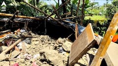 মাটির দেওয়াল ধসে মৃত্যু মা ও দুই কিশোরী কন্যার !