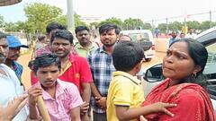 ஹாய் அகிலன்... தாய் உள்ளத்துடன் மாற்றுத்திறனாளி குழந்தையை நனைத்த அன்பென்ற மழையில் மாவட்ட கலெக்டர் 