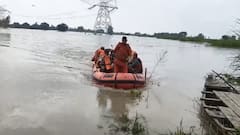 अलीगढ़ के टप्पल में बाढ़ का कहर, दर्जनभर गांवों में भरा पानी, NDRF ने संभाला मोर्चा