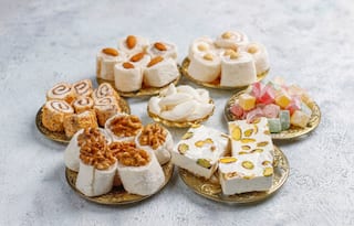 પીરિયડ્સ દરમિયાન કેમ થાય છે મીઠાઈ ખાવાનું મન? શું છે આ ક્રેવિંગનું કારણ?