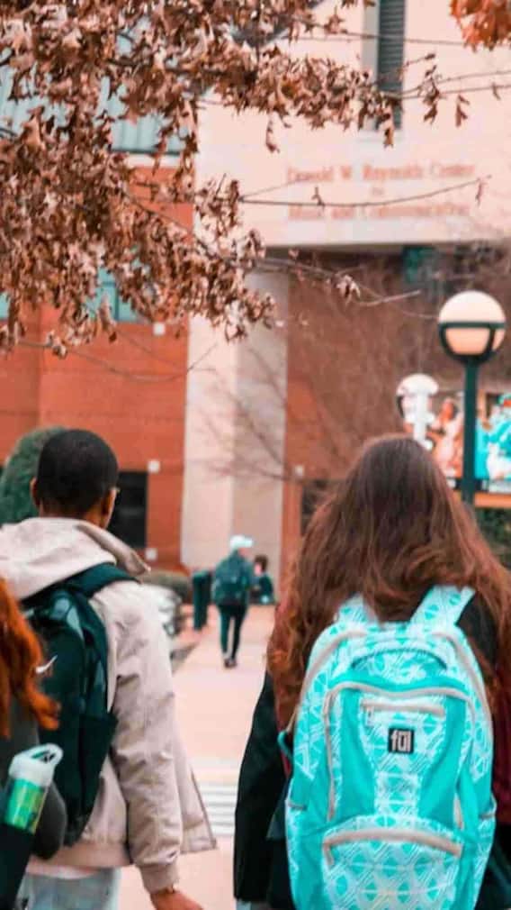 दिल्ली के टॉप 10 कॉलेज कौन से हैं?