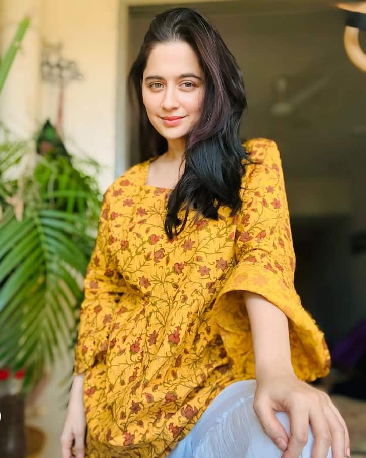 After working in the TV industry for a long time, he kept distance from the screen but made the world of OTT from Sanjay Leela Bhansali's popular series 'Hiramandi' released in 2024 and this series increased his popularity further and this changed his life.