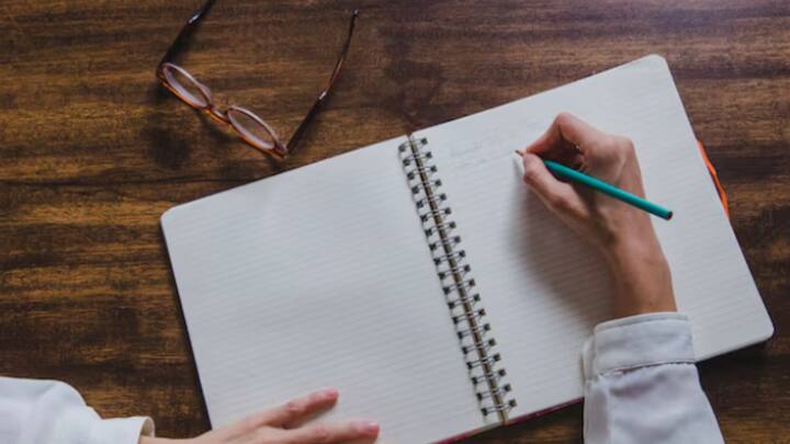 টাইপ করার সময় মনোযোগের ঘাটতি থাকে। কপি-পেস্টের অপশন থাকে হাতের কাছে। লেখার সময় কাটাকুটি যাতে না হয়, সেদিকে বিশেষ মনোযোগ থাকে।