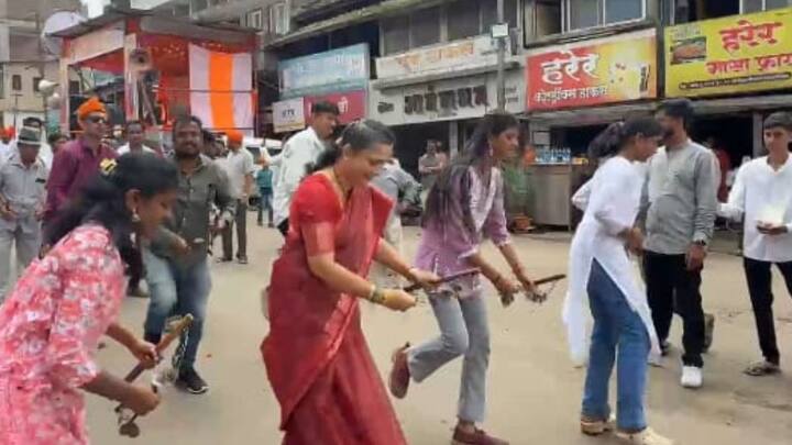 कोल्हापुरात मुख्य विसर्जन मार्गासह पर्यायी मार्ग सुद्धा प्रशासनात देण्यात आला आहे.