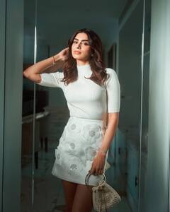 खुशी कपूर की 10 खूबसूरत तस्वीरें: दिलकश अदाओं से लूट लेती हैं दिल