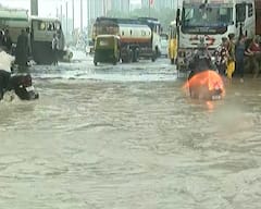 Photo: 'વિકાસ પાણીમાં ડૂબ્યો', રાજકોટમાં અનેક જગ્યાએ પાણી ભરાચા લોકોએ પાલિકાની ફિરકી લીધી, જુઓ તસવીરો