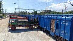 கொல்கத்தாவிலிருந்து தஞ்சைக்கு வந்த 27 லட்சம் சாக்குகள்: எதற்காக?