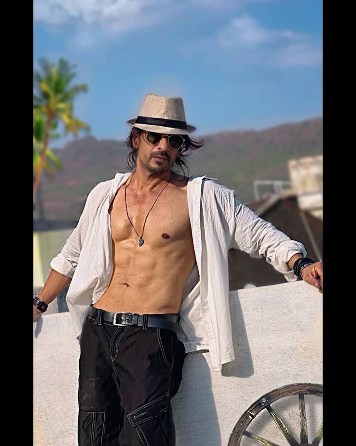 Ibrahim Qadri has received this honor after years of hard work and struggle to look like Shah Rukh Khan. But he did not choose this path himself, but went to open the doors himself.