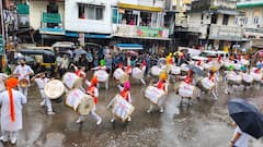 PHOTOS : बाप्पा निघाले गावाला चैन पडेना आम्हाला! देवदेवतांच्या वेशभूषा, ढोल-डीजेचा दणदणाट; नाशिकमध्ये गणेश विसर्जन मिरवणुकीचा उत्साह