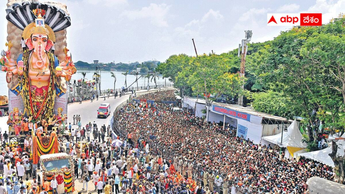 Khairatabad Ganesh: ఖైరతాబాద్ గణేషుని శోభాయాత్ర కమనీయం - మధ్యాహ్నానికే పూర్తి కానున్న నిమజ్జనం