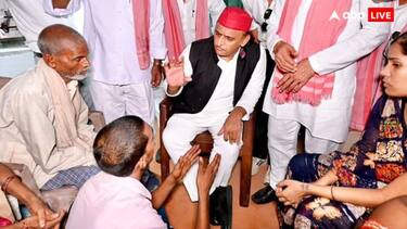 कन्नौज में युवक की करंट लगने से मौत के बाद परिवार से मिले अखिलेश यादव, भाई को नौकरी देने की मांग की