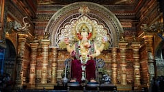 Lalbaugcha Raja Visarjan Procession Begins As Devotees Dance To 'Dhol-Tasha' Amid Celebrations: WATCH