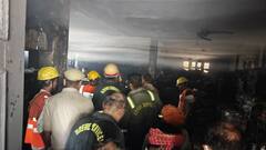 गोरखपुर में कपड़ा गोदाम में आग से हड़कंप, दमकलकर्मियों ने जान पर खेलकर बचाई 4 लोगों की जिंदगी