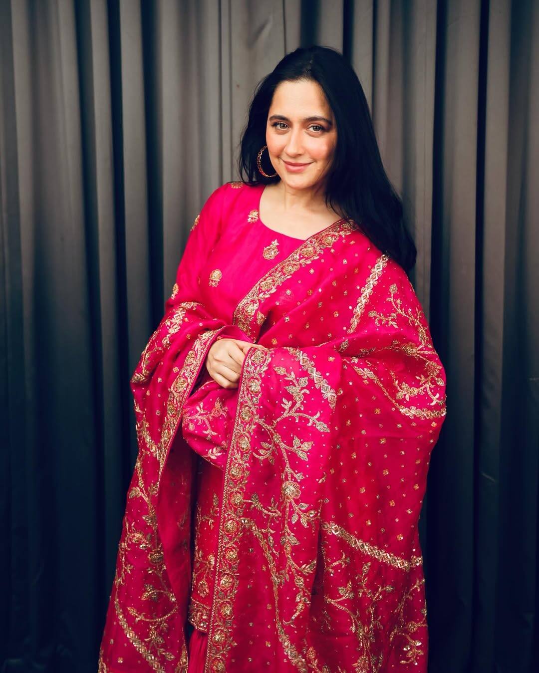 Not only this, she appeared with her ex -husband Aamir Ali in the reality show Nach Baliye Season 3 and also named Trophy. Both of them got married in 2012 and were seen in the list of adorable couple of the TV industry but they got divorced in 2021 and now Sanjida Sheikh alone raises her daughter.