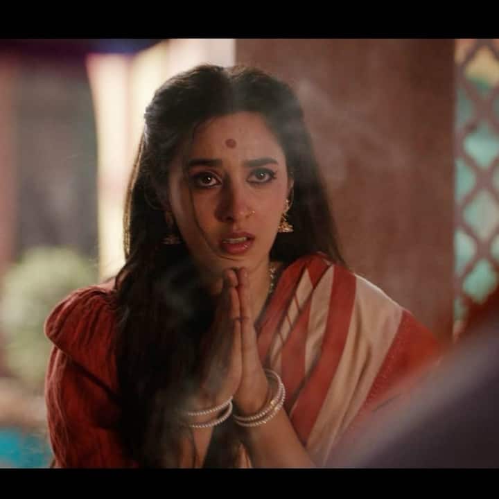 सिमरत ने साल 2017 में तेलुगु फिल्म प्रेमाथो मी कार्तिक से डेब्यू किया था, जिसमें उन्होंने अंजली नाम का किरदार निभाया. इसके बाद उन्होंने परिचयम, डर्टी हरी और बंगार्राजु समेत कई तेलुगु फिल्मों में काम किया.