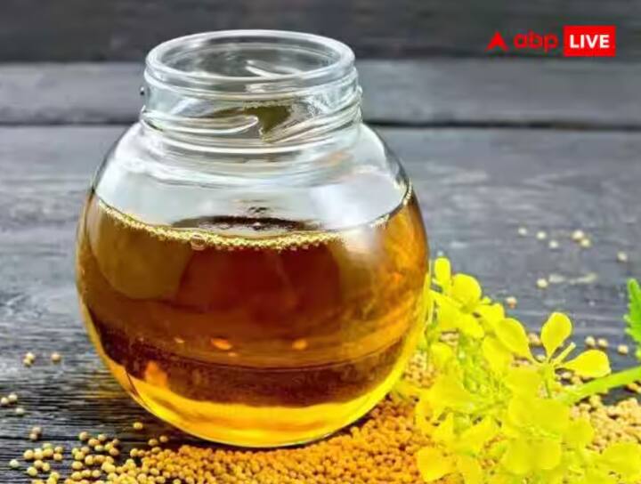 ਰਸੋਈ ਦਾ ਸਮਾਨ:- ਪਿਤ੍ਰੂ ਪੱਖ ਦੌਰਾਨ, ਰਸੋਈ ਨਾਲ ਸਬੰਧਤ ਕੁਝ ਸਮਾਨ ਜਿਵੇਂ ਕਿ ਸਰ੍ਹੋਂ ਦਾ ਤੇਲ, ਝਾੜੂ ਅਤੇ ਨਮਕ ਨਹੀਂ ਖਰੀਦਣਾ ਚਾਹੀਦਾ। ਇਹ ਮੰਨਿਆ ਜਾਂਦਾ ਹੈ ਕਿ ਇਸ ਨਾਲ ਤ੍ਰਿਦੋਸ਼ ਹੁੰਦਾ ਹੈ ਅਤੇ ਕਈ ਸਮੱਸਿਆਵਾਂ ਦਾ ਸਾਹਮਣਾ ਕਰਨਾ ਪੈਂਦਾ ਹੈ। ਇਸ ਲਈ, ਤੁਹਾਨੂੰ ਇਹ ਚੀਜ਼ਾਂ ਪਹਿਲਾਂ ਤੋਂ ਖਰੀਦਣੀਆਂ ਚਾਹੀਦੀਆਂ ਹਨ।