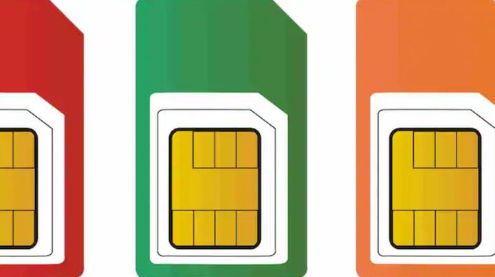 ਇਸ ਲਈ ਇਹ ਯਕੀਨੀ ਬਣਾਓ ਕਿ ਤੁਹਾਡੇ ਨਾਮ 'ਤੇ ਸਿਰਫ਼ ਵੈਧ ਅਤੇ ਜ਼ਰੂਰੀ ਸਿਮ ਕਾਰਡ ਹੀ ਐਕਟਿਵ ਹੋਣ। ਜੇਕਰ ਕੋਈ ਵਿਅਕਤੀ ਨਿਰਧਾਰਤ ਸੀਮਾ ਤੋਂ ਵੱਧ ਸਿਮ ਕਾਰਡ ਲੈਂਦਾ ਹੈ, ਤਾਂ ਉਸ 'ਤੇ 50,000 ਰੁਪਏ ਤੱਕ ਦਾ ਜੁਰਮਾਨਾ ਲਗਾਇਆ ਜਾ ਸਕਦਾ ਹੈ।